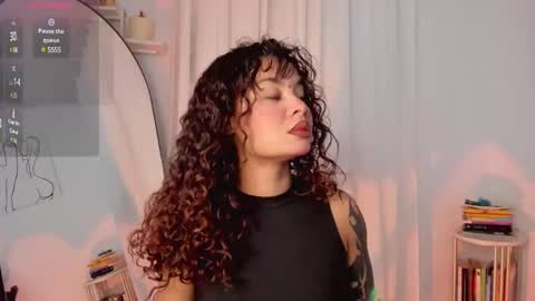 Lucia online show from 02.10.25