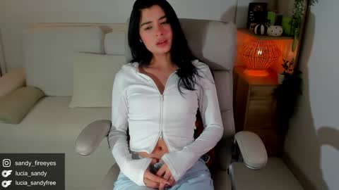 Lu   Intagramsandy fireeyes online show from 10.22.25