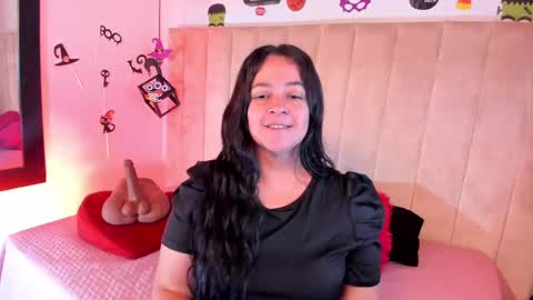 Lucia Vonne online show from 10.07.25