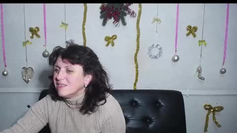 LuciaMi online show from 12.25.24