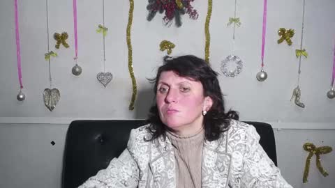 LuciaMi online show from 12.25.24