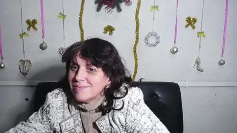 LuciaMi online show from 12.27.24