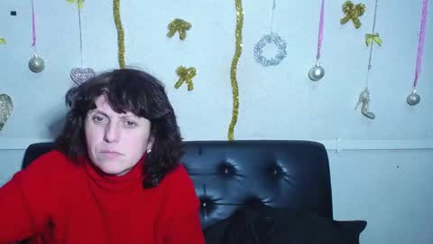 LuciaMi online show from 12.28.24