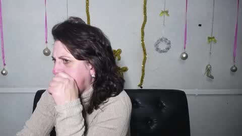 LuciaMi online show from 01.16.25