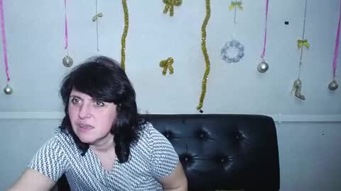 LuciaMi online show from 01.19.25