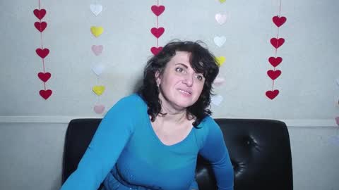 LuciaMi online show from 01.25.25