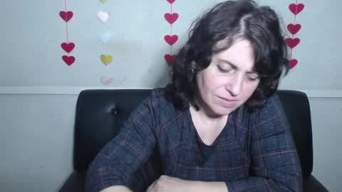 LuciaMi online show from 02.07.25