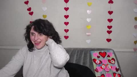 LuciaMi online show from 02.14.25