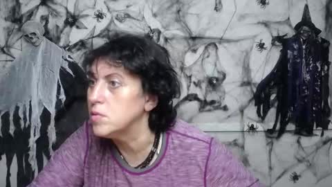 LuciaMi online show from 10.19.25