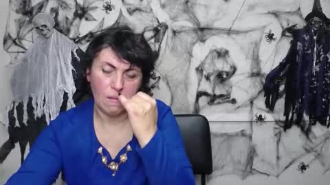 LuciaMi online show from 10.21.25