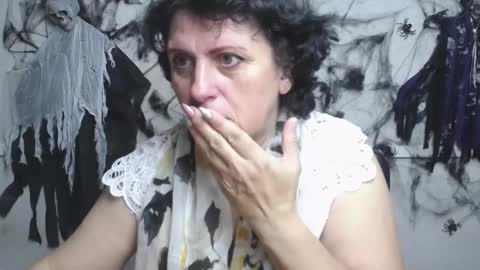 LuciaMi online show from 10.26.25