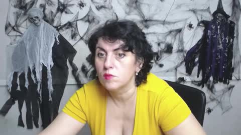 LuciaMi online show from 11.06.25