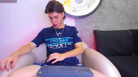 lucian_greyy online show from 10.23.25