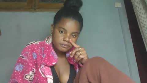 luciana012 online show from 09.18.25