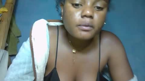 luciana012 online show from 10.20.25