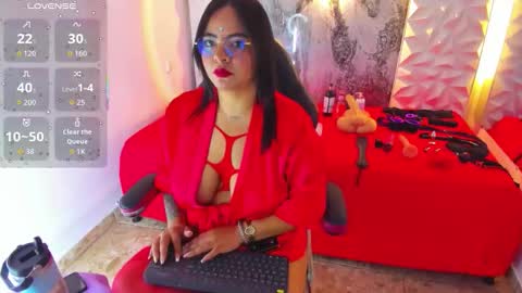 Snapshot of luciana_ramirez__ chatting on 10.10.25 luciana_ramirez__ online show from 10.10.25