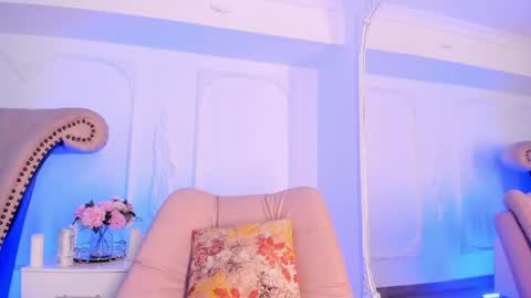 Snapshot of luciana_roa chatting on 04.22.26 Luciana online show from 04.22.26
