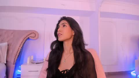 Snapshot of luciana_roa chatting on 05.19.26 Luciana online show from 05.19.26