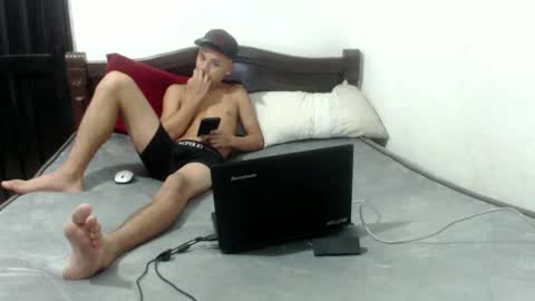 luciana_rober online show from 12.04.24