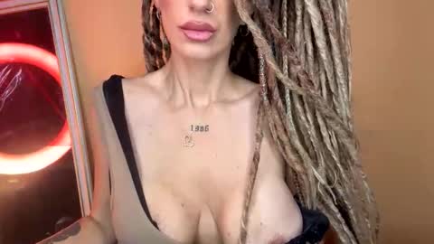 luciashowhot online show from 04.17.26