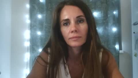 LucieMack online show from 09.10.25