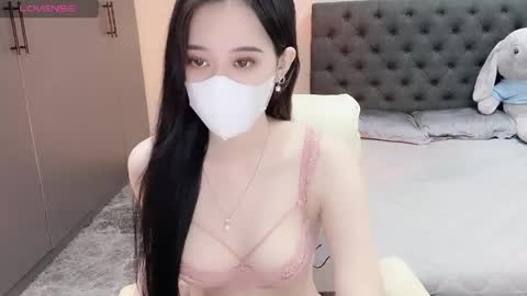 Snapshot of lucii04 chatting on 05.18.26 lucii04 online show from 05.18.26