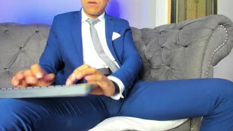 Leo online show from 12.21.24