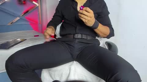 Snapshot of lucii_fer_ chatting on 03.11.26 Leo online show from 03.11.26