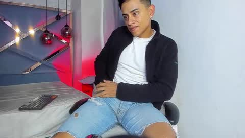 Snapshot of lucii_fer_ chatting on 03.12.26 Leo online show from 03.12.26