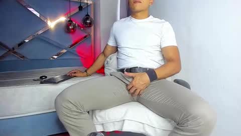 Snapshot of lucii_fer_ chatting on 03.16.26 Leo online show from 03.16.26