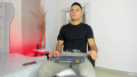 Snapshot of lucii_fer_ chatting on 04.09.26 Leo online show from 04.09.26