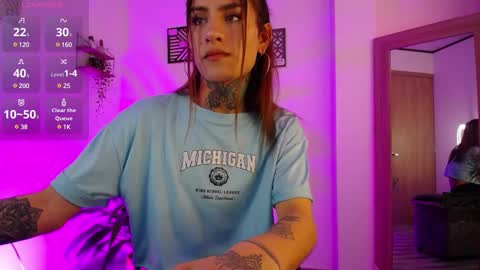 Snapshot of luciiana_lol chatting on 12.20.24 luciiana online show from 12.20.24