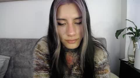 Snapshot of luciiana_lol chatting on 02.27.26 luciiana online show from 02.27.26