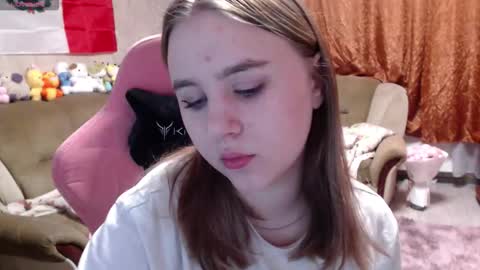 Snapshot of lucille_lighter chatting on 10.26.25 Lucille online show from 10.26.25