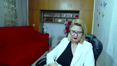 Lucille Fenly online show from 02.26.25