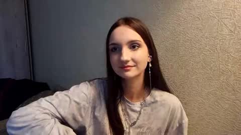 Snapshot of lucindaeagar chatting on 09.21.25 Elizabeth online show from 09.21.25