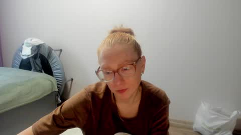 Snapshot of lucky_licky20 chatting on 12.08.24 lucky_licky20 online show from 12.08.24