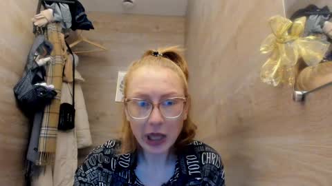 Snapshot of lucky_licky20 chatting on 12.16.24 lucky_licky20 online show from 12.16.24