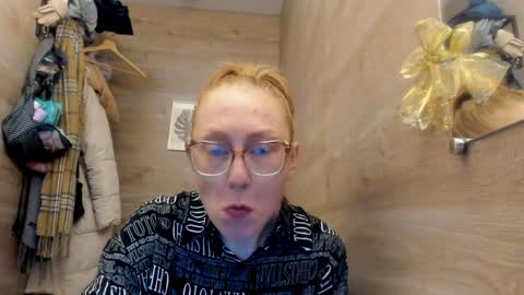 Snapshot of lucky_licky20 chatting on 12.17.24 lucky_licky20 online show from 12.17.24