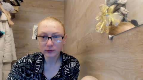 Snapshot of lucky_licky20 chatting on 12.19.24 lucky_licky20 online show from 12.19.24