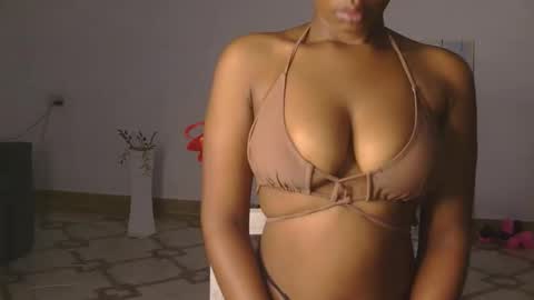 lucky_n_shyshy online show from 10.24.25