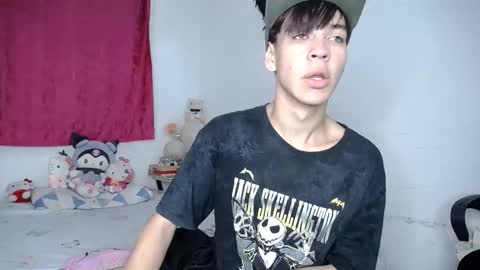 Snapshot of lucky_strickee chatting on 10.21.25 lucky_strickee online show from 10.21.25