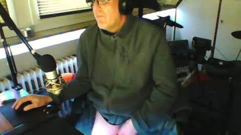        call me  Stefan online show from 04.25.26