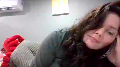 Snapshot of luckygirl96 chatting on 10.14.25 luckygirl96 online show from 10.14.25