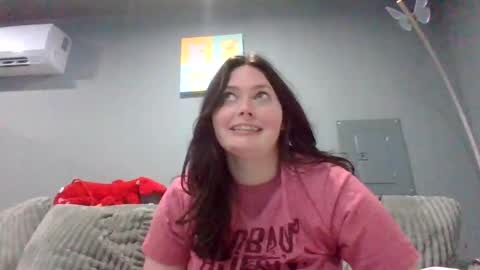 Snapshot of luckygirl96 chatting on 10.19.25 luckygirl96 online show from 10.19.25