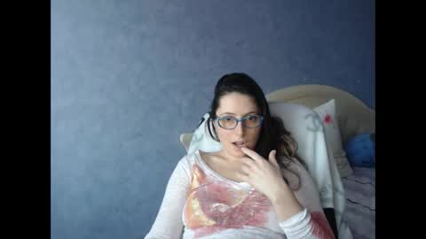 luckylinda23 online show from 02.17.25