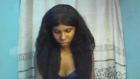 Snapshot of luckymadequeen chatting on 01.12.25 Gloria online show from 01.12.25