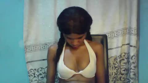 Snapshot of luckymadequeen chatting on 01.19.25 Gloria online show from 01.19.25