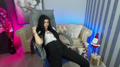 Snapshot of luckyrebel_ chatting on 01.06.25 Monika online show from 01.06.25