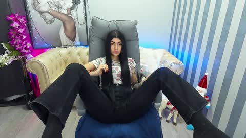Snapshot of luckyrebel_ chatting on 01.18.25 Monika online show from 01.18.25